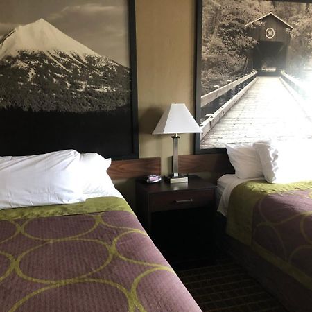 Super 8 By Wyndham Corvallis Εξωτερικό φωτογραφία
