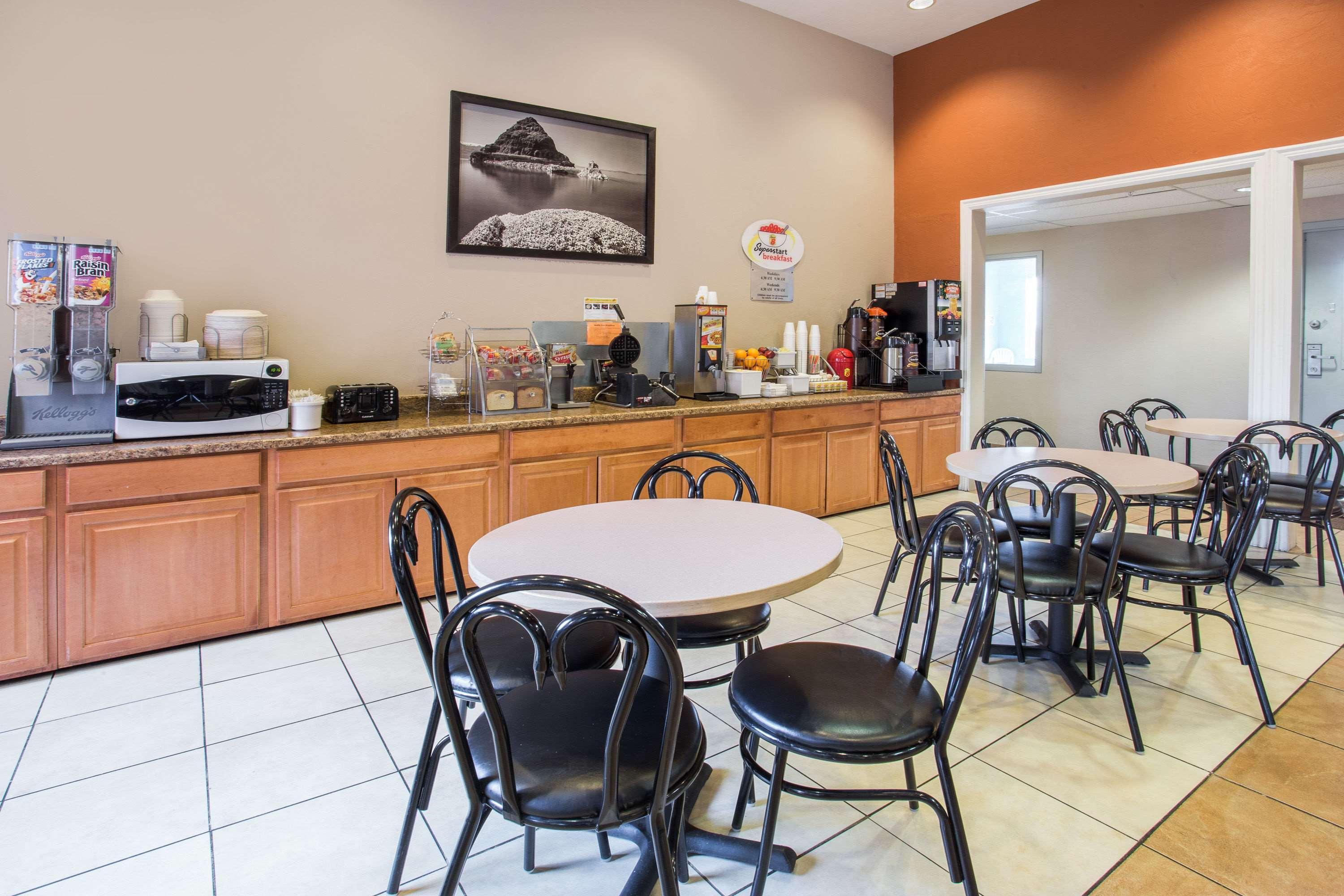 Super 8 By Wyndham Corvallis Εξωτερικό φωτογραφία